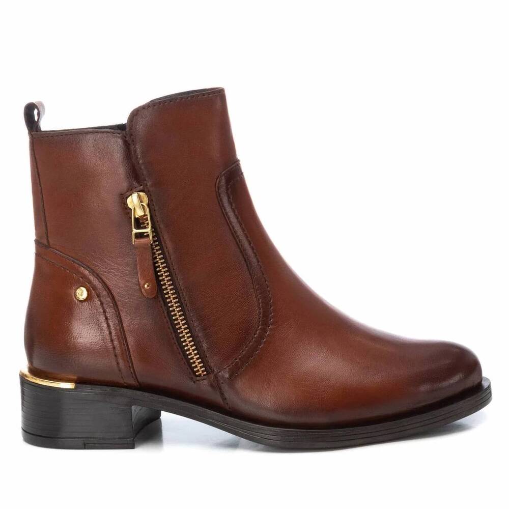 NEW CARMELA women's leather block heel ankle booties in camel